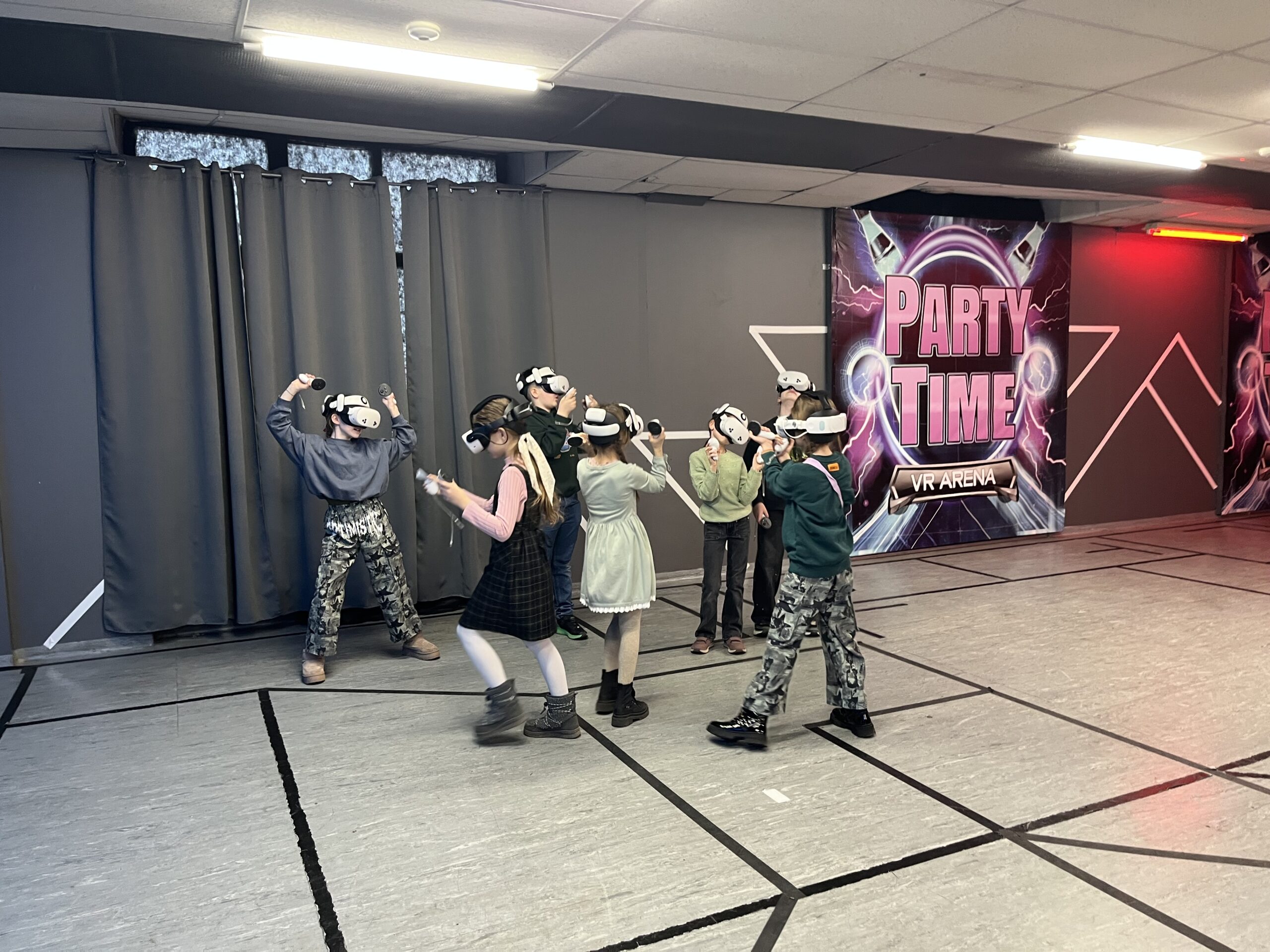 PartyTime virtualios realybės (VR) pramogų arena