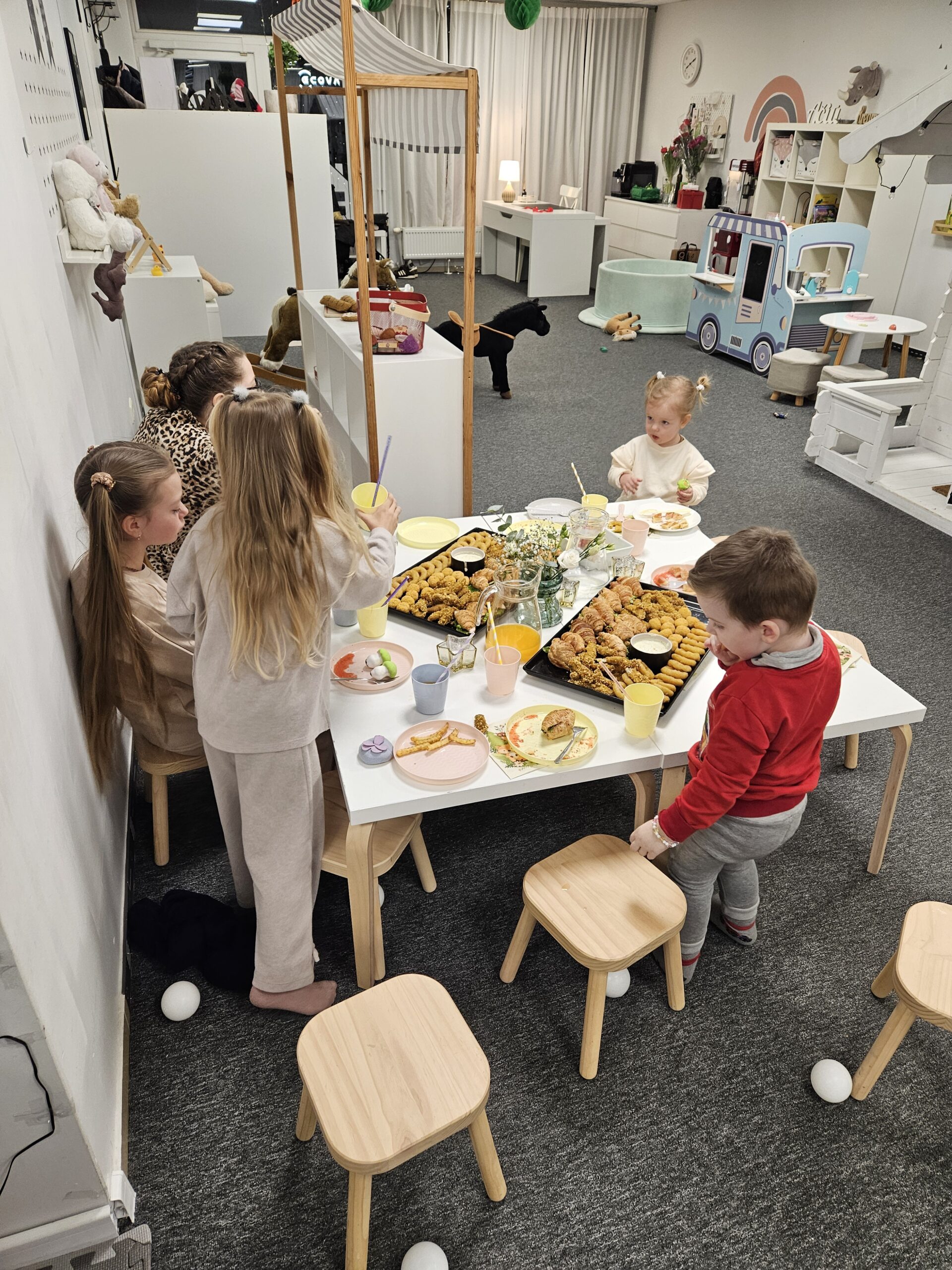 Švenčių studija Kaune su žaidimų zonomis