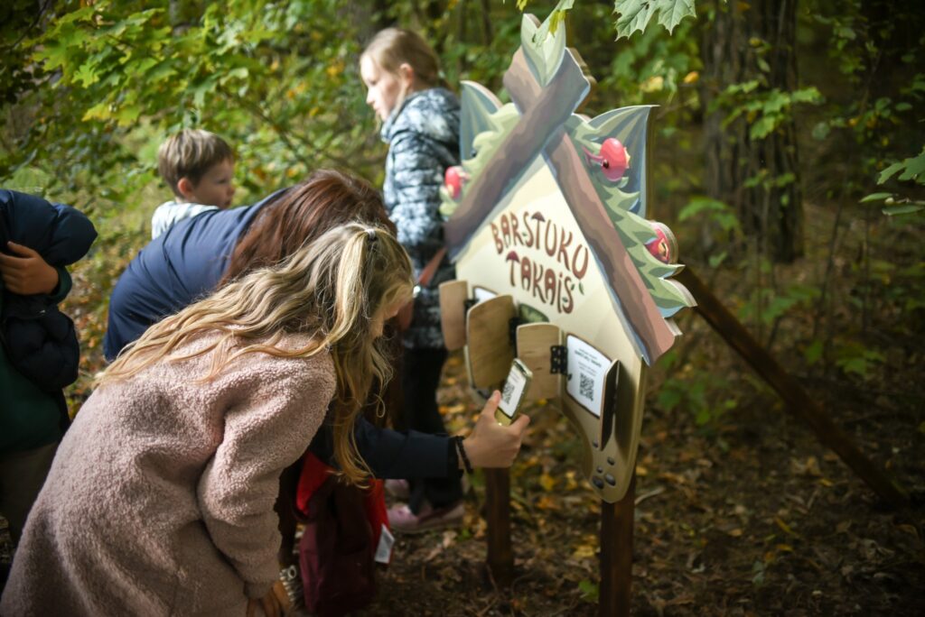 Barstukų takais: interaktyvus pasakiškas nuotykis miške visai šeimai