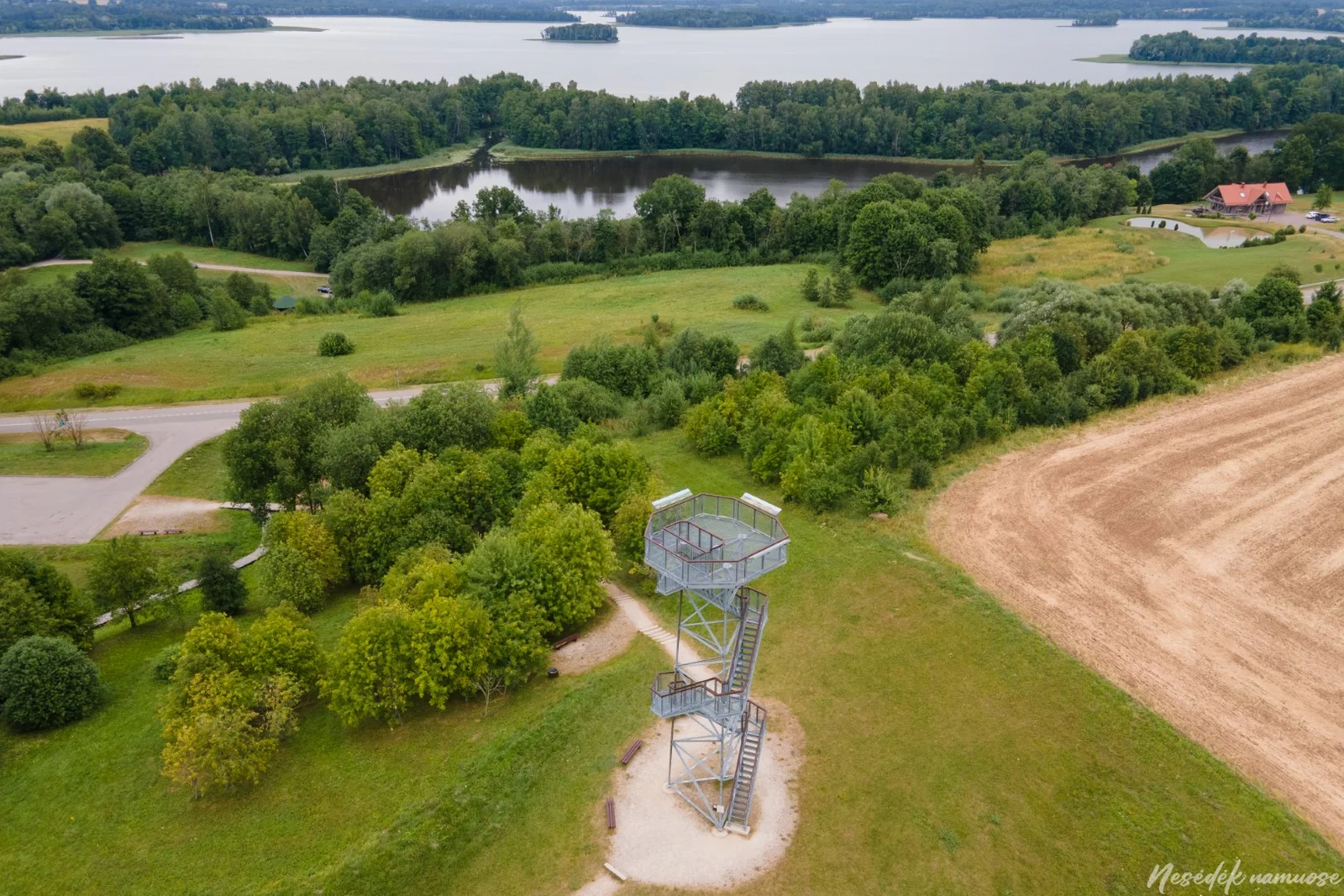 Bijeikių (Rubikių ežero) apžvalgos bokštas (nuotr. iš „Nesėdėk namuose“ svetainės)