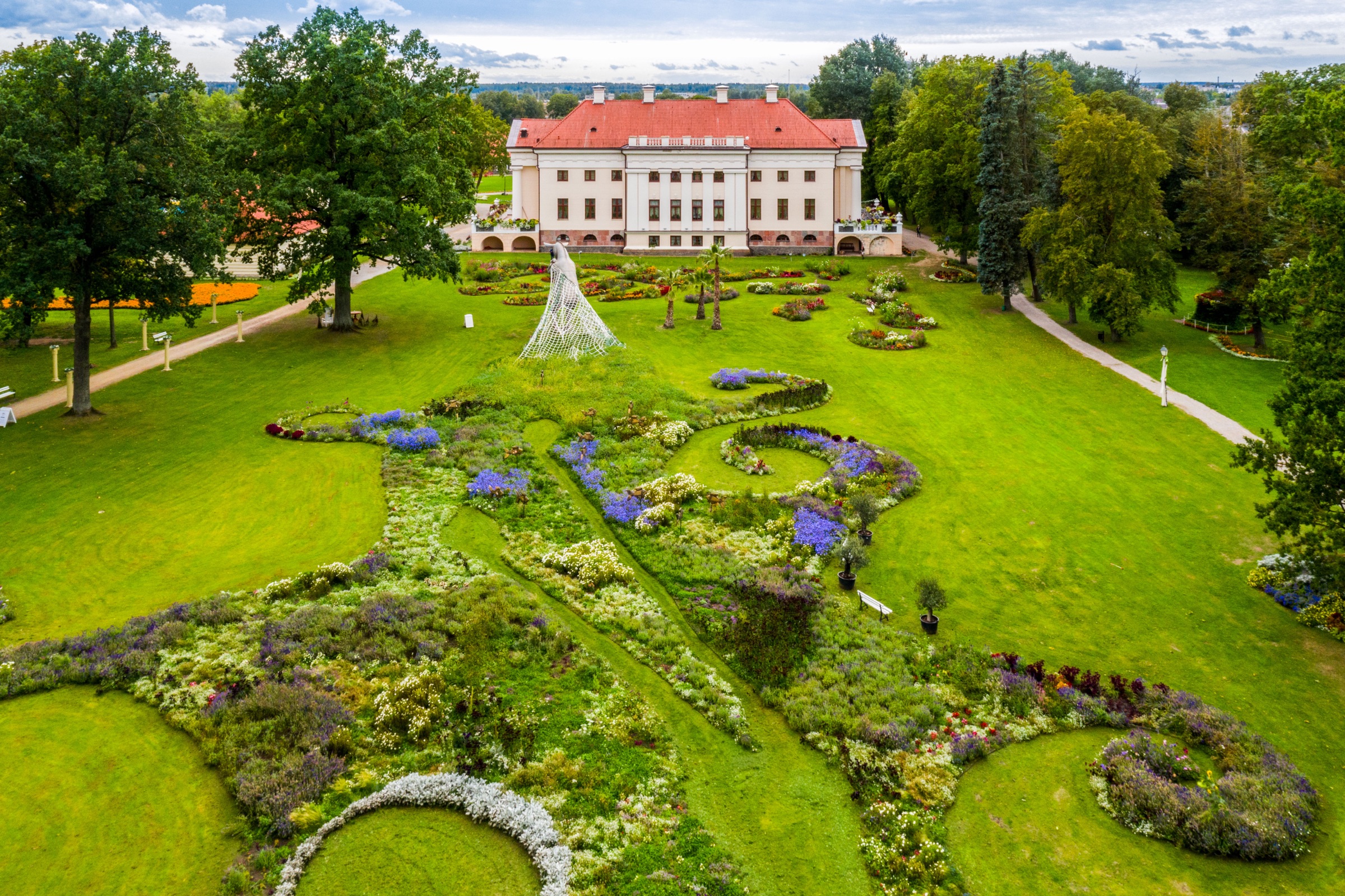Pakruojo dvare atidaromas Vasaros gėlių festivalis