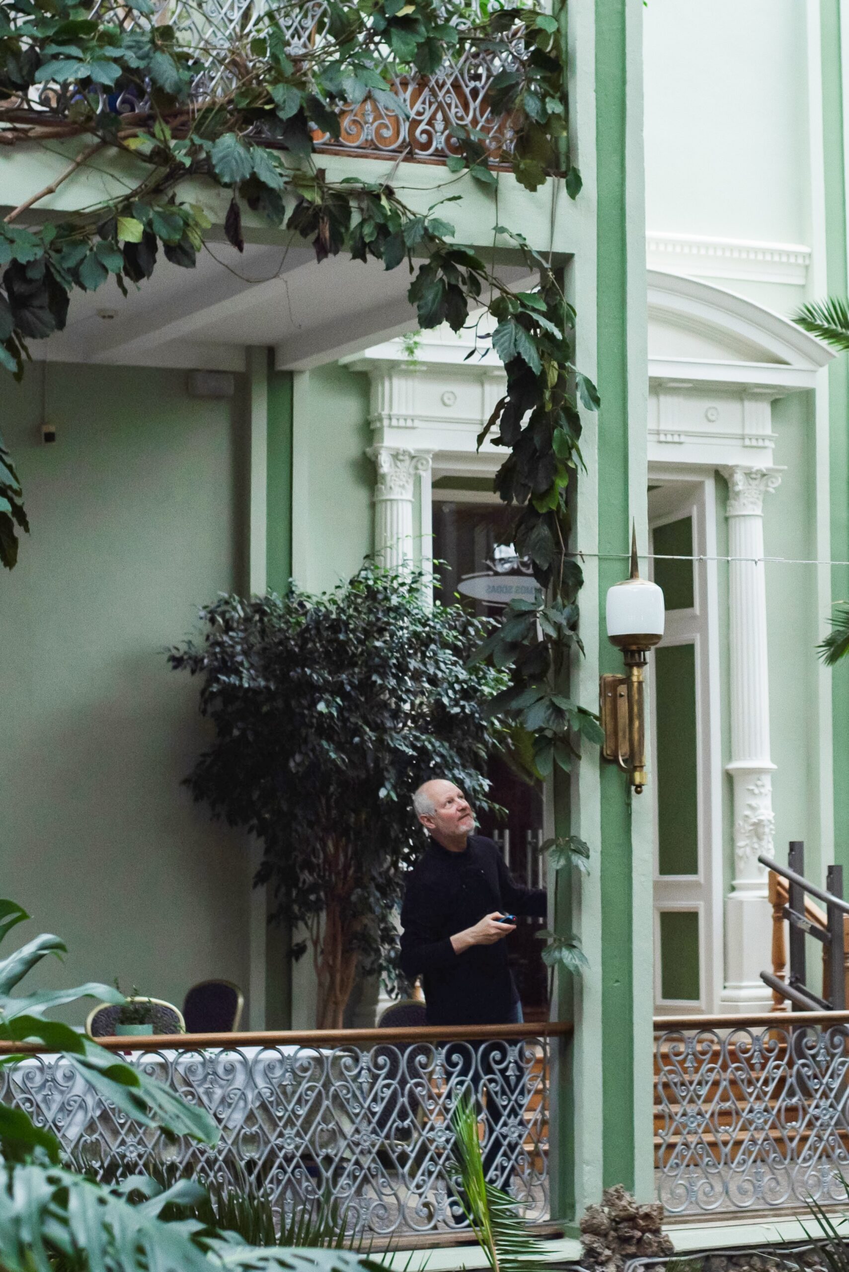 Instaliacijos Gyvybės medis autorius Alexanderis Reichsteinas