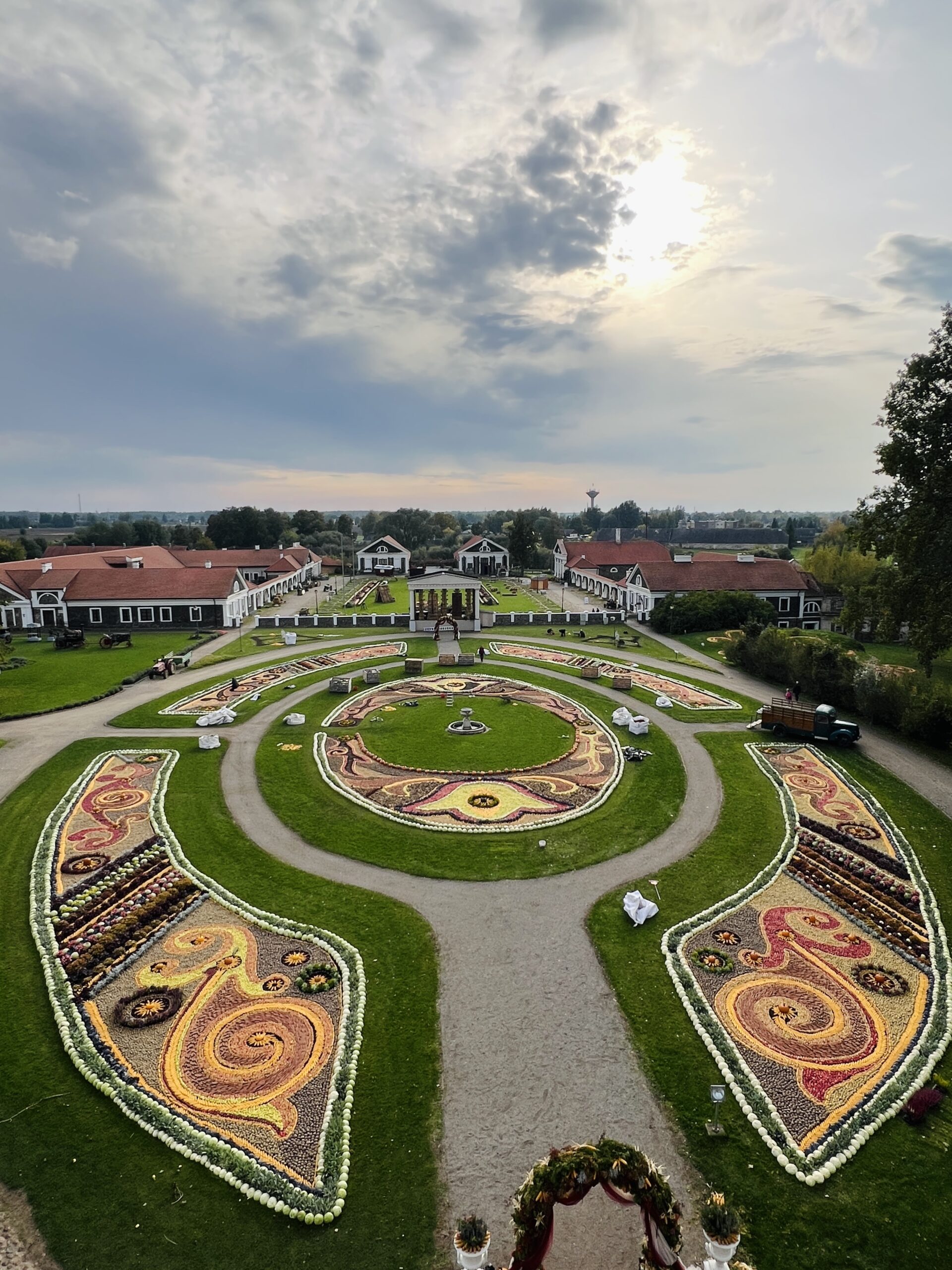 Pakruojo dvaras sukūrė barokinį rudens pasaulį