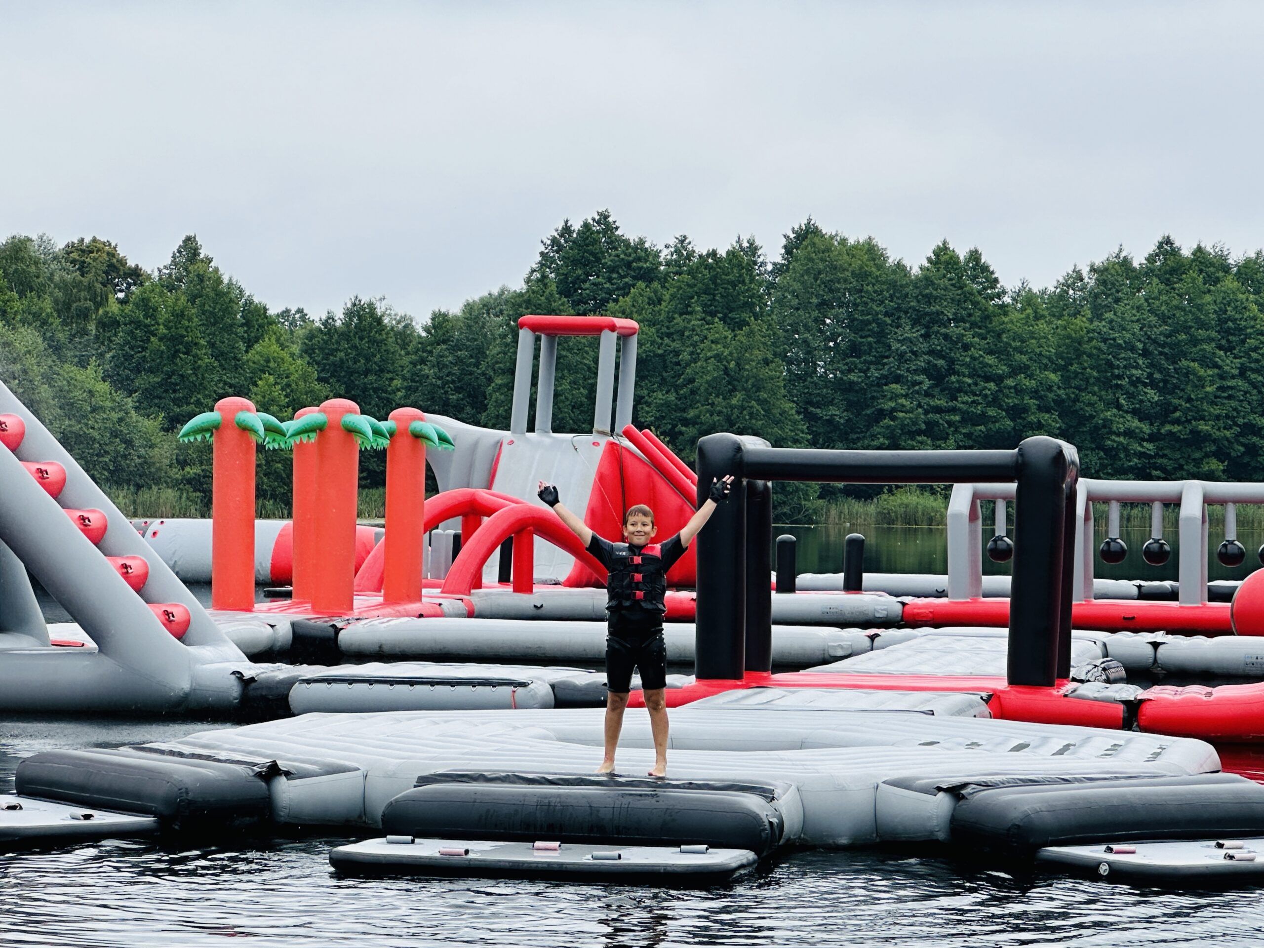 Wake Inn vandenlenčių ir batutų parkas Vilniuje