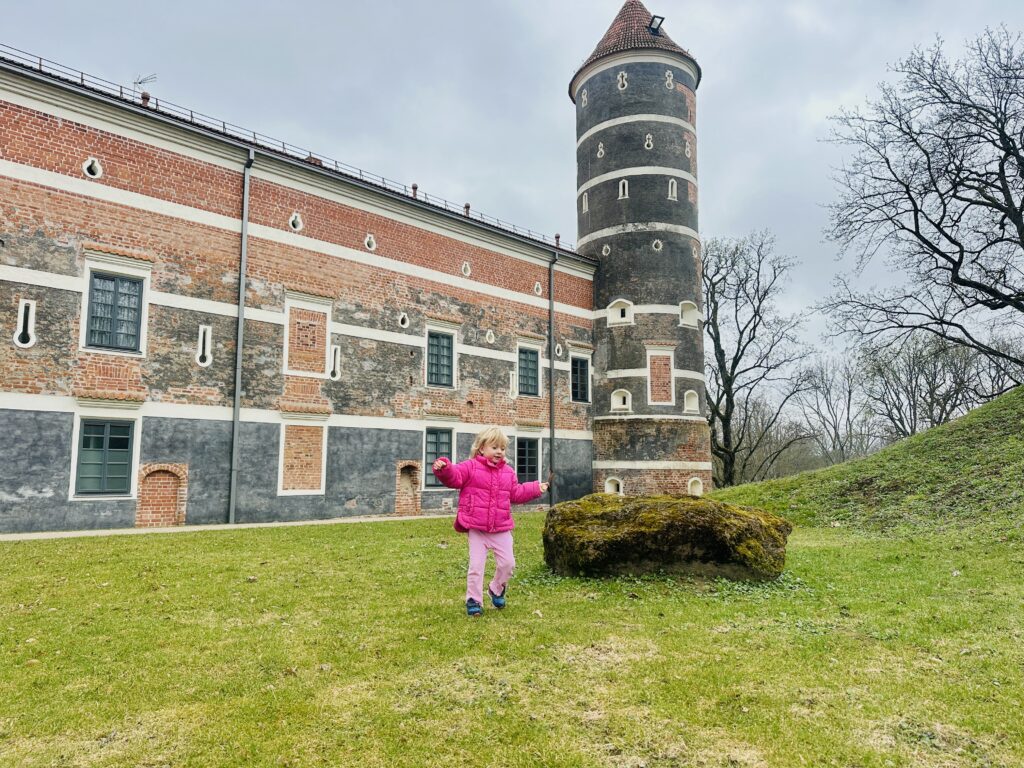 UžmESk akį grįžta: visą gegužę nemokamos edukacijos ir ekskursijos
