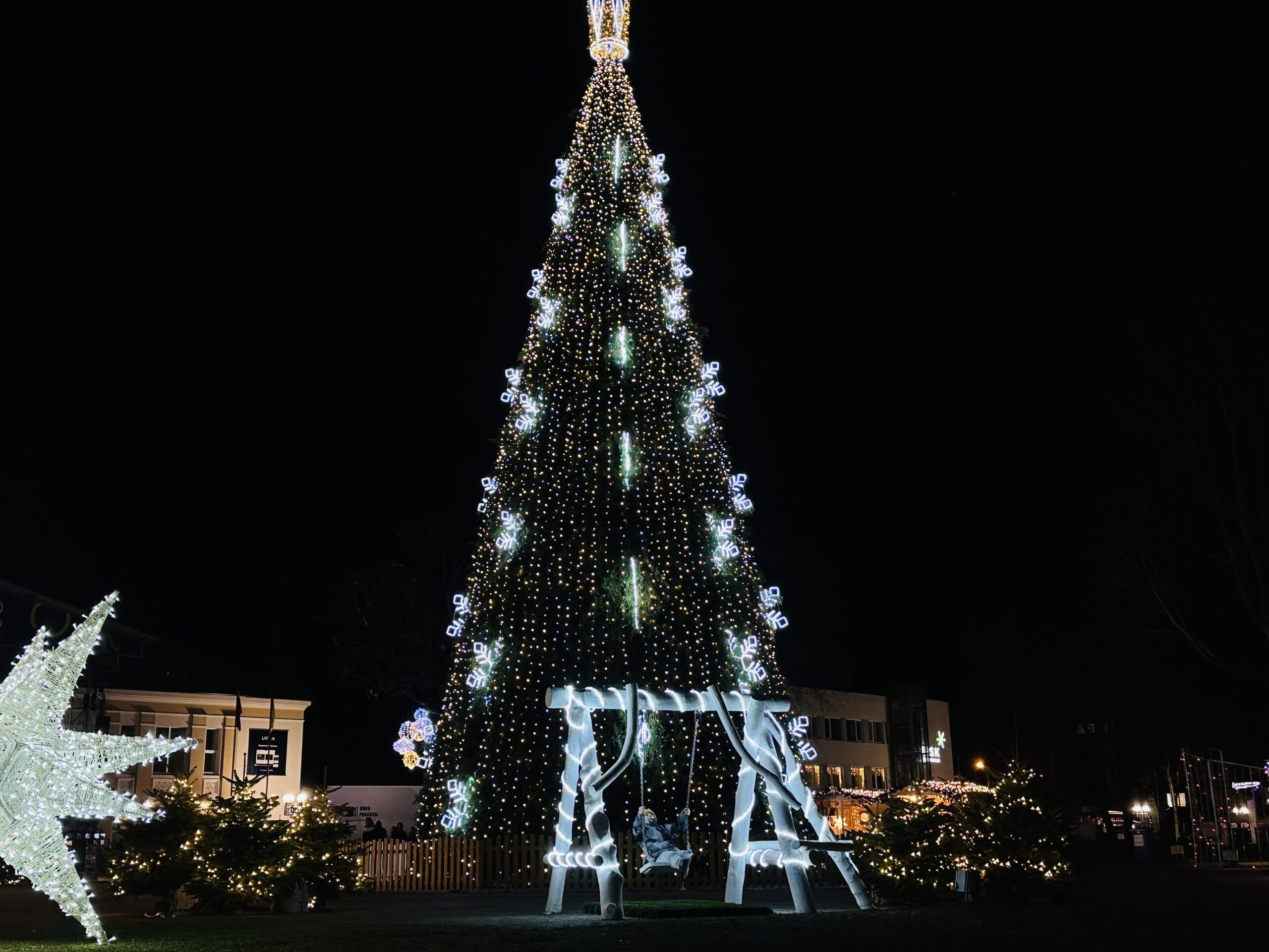 Kalėdos Lietuvoje 2025: TOP 20 gražiausių vietų, kurias būtina pamatyti