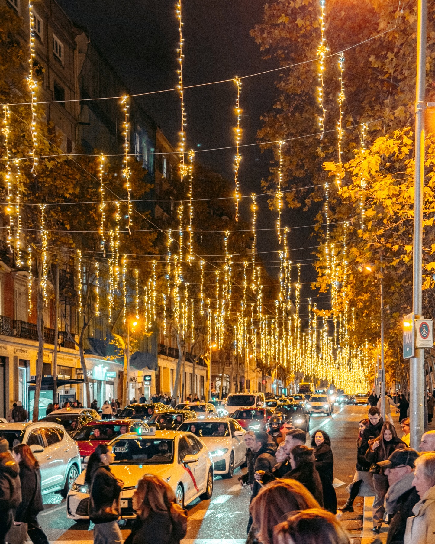 Ilgiausia Kalėdinių šviesų gatvė Madride