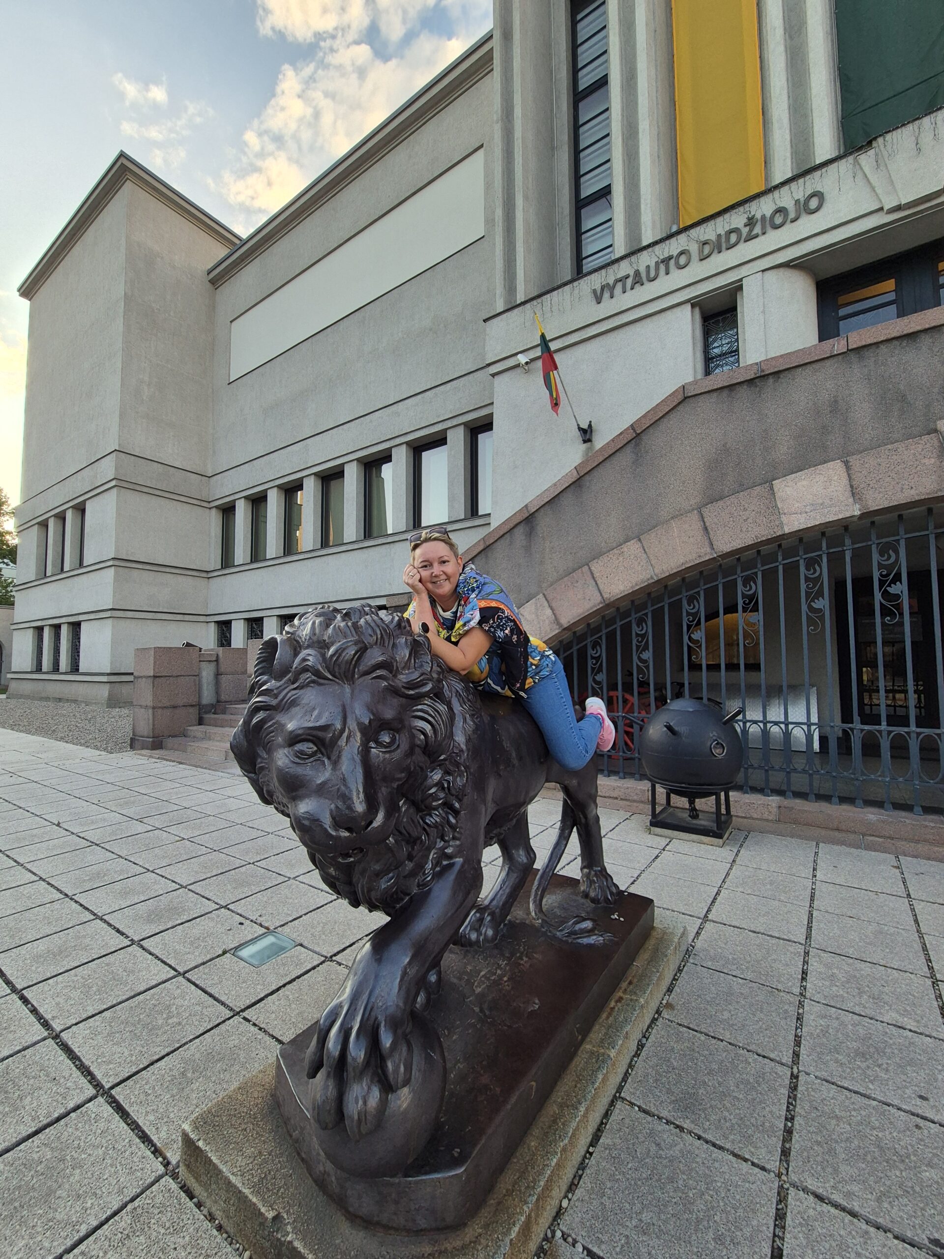 Karo muziejaus liūtų skulptūra