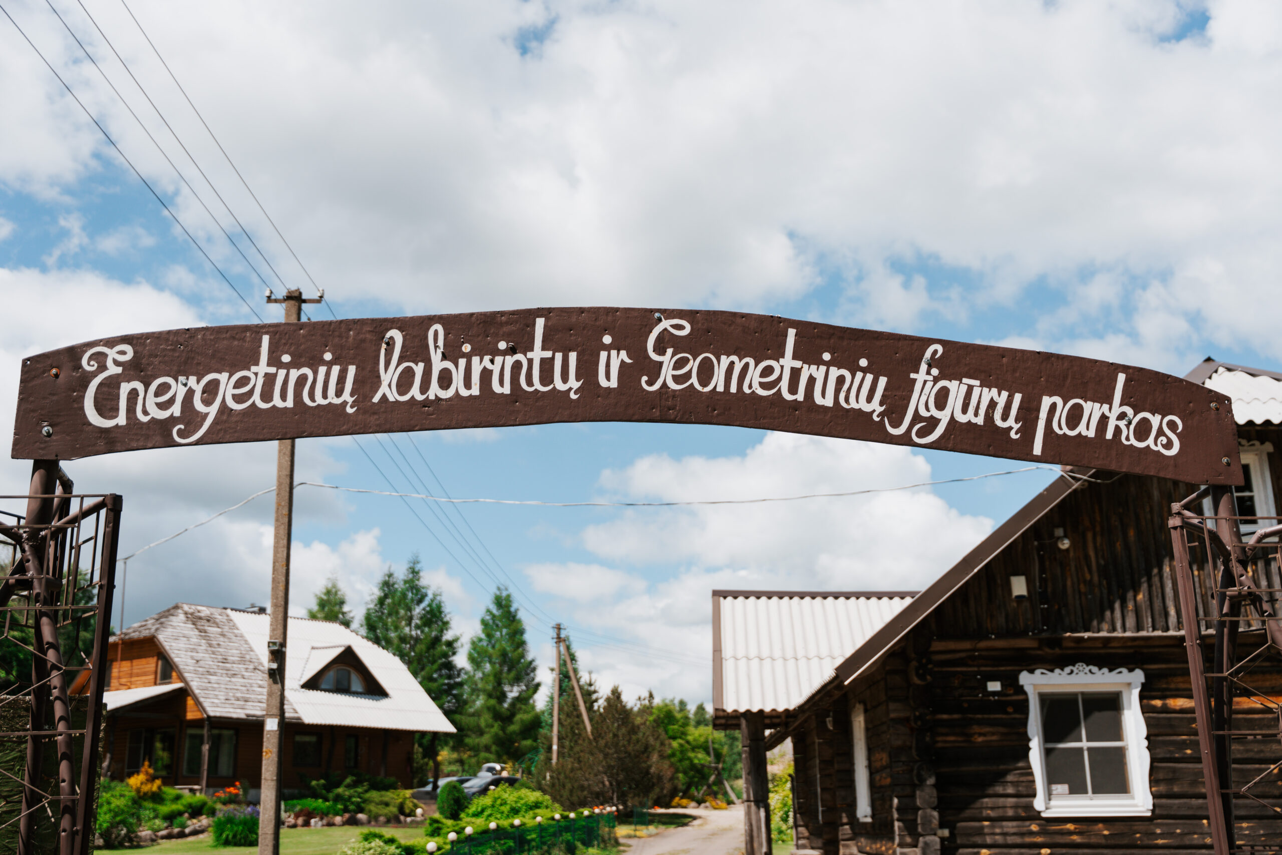 Energetinių labirintų ir geometrinių figūrų parkas Plungės rajone