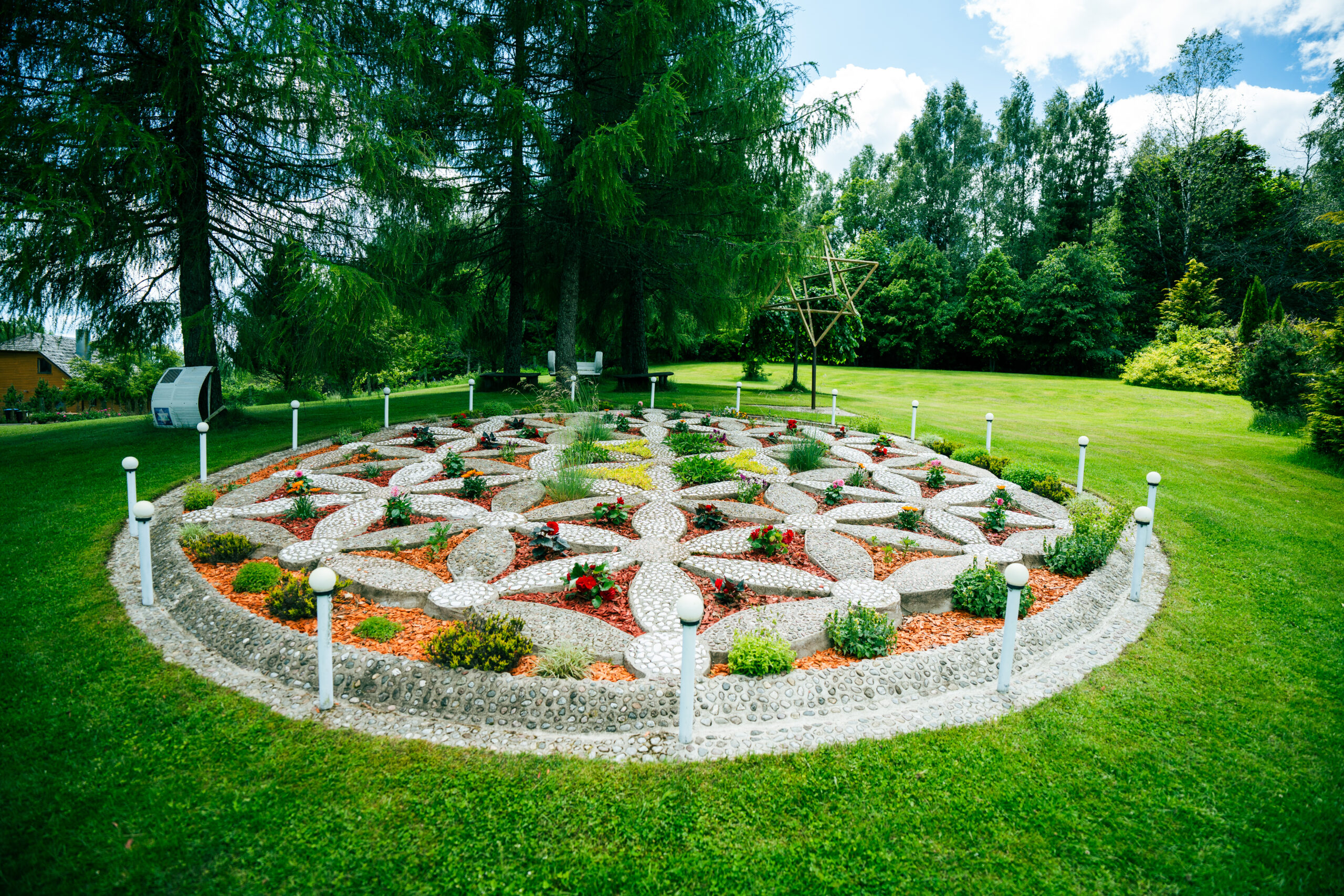 Labirintai Energetinių labirintų ir geometrinių figūrų parke