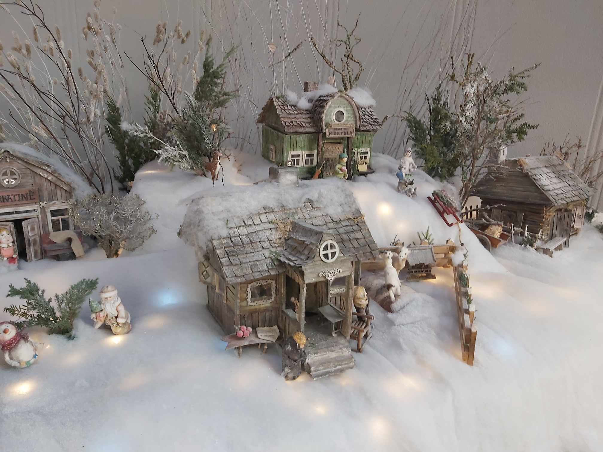 Panevėžio viešojoje bibliotekoje netradicinė nemokama erdvė: Kaimelis Minis sužavės visus