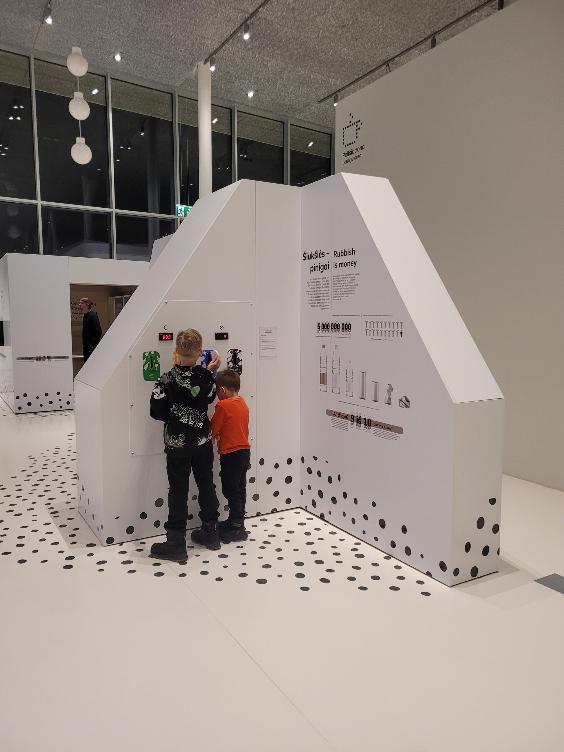 Mokslo sala su vyresniais vaikais