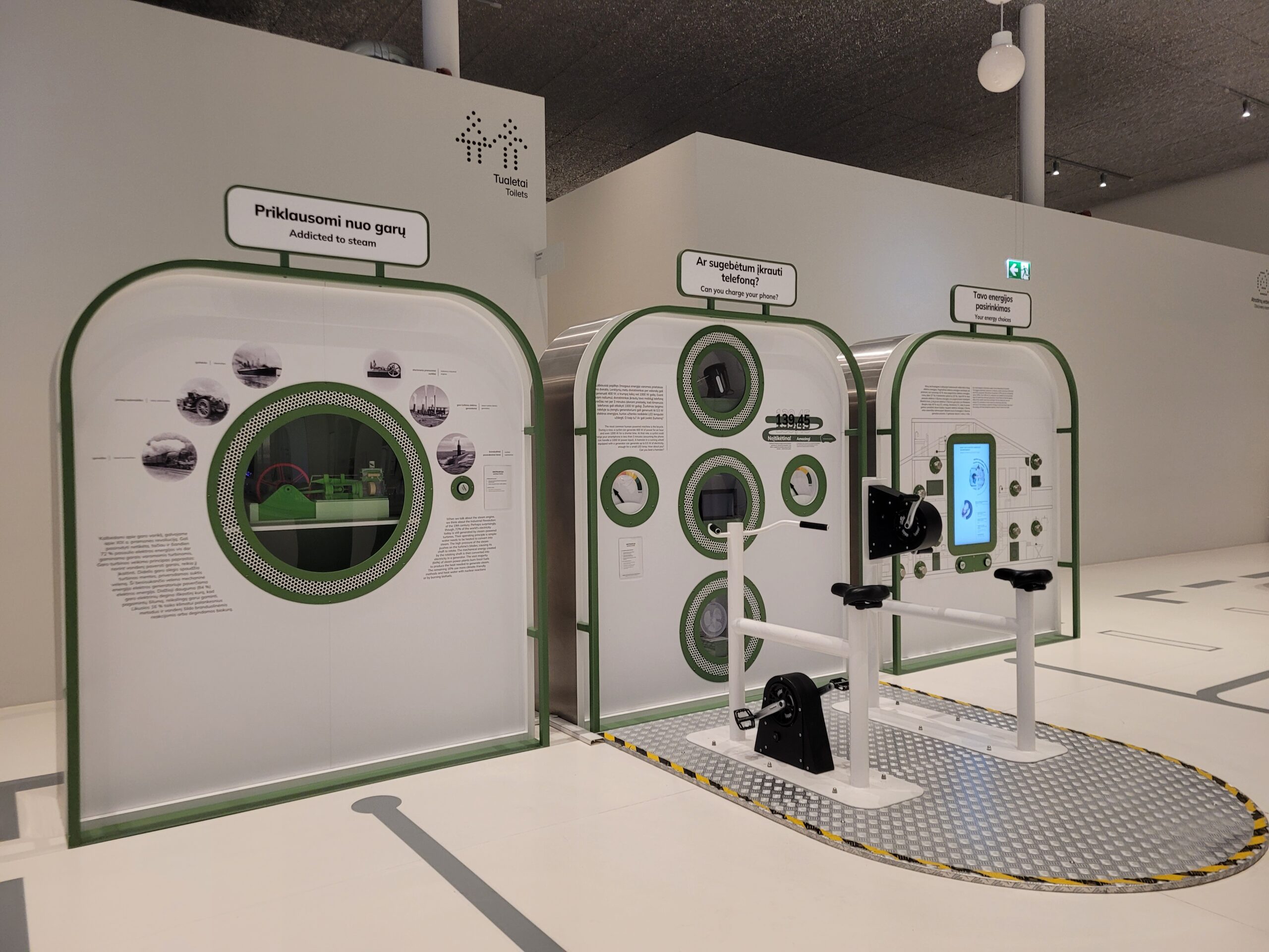 Mokslo saloje 140 eksponatų