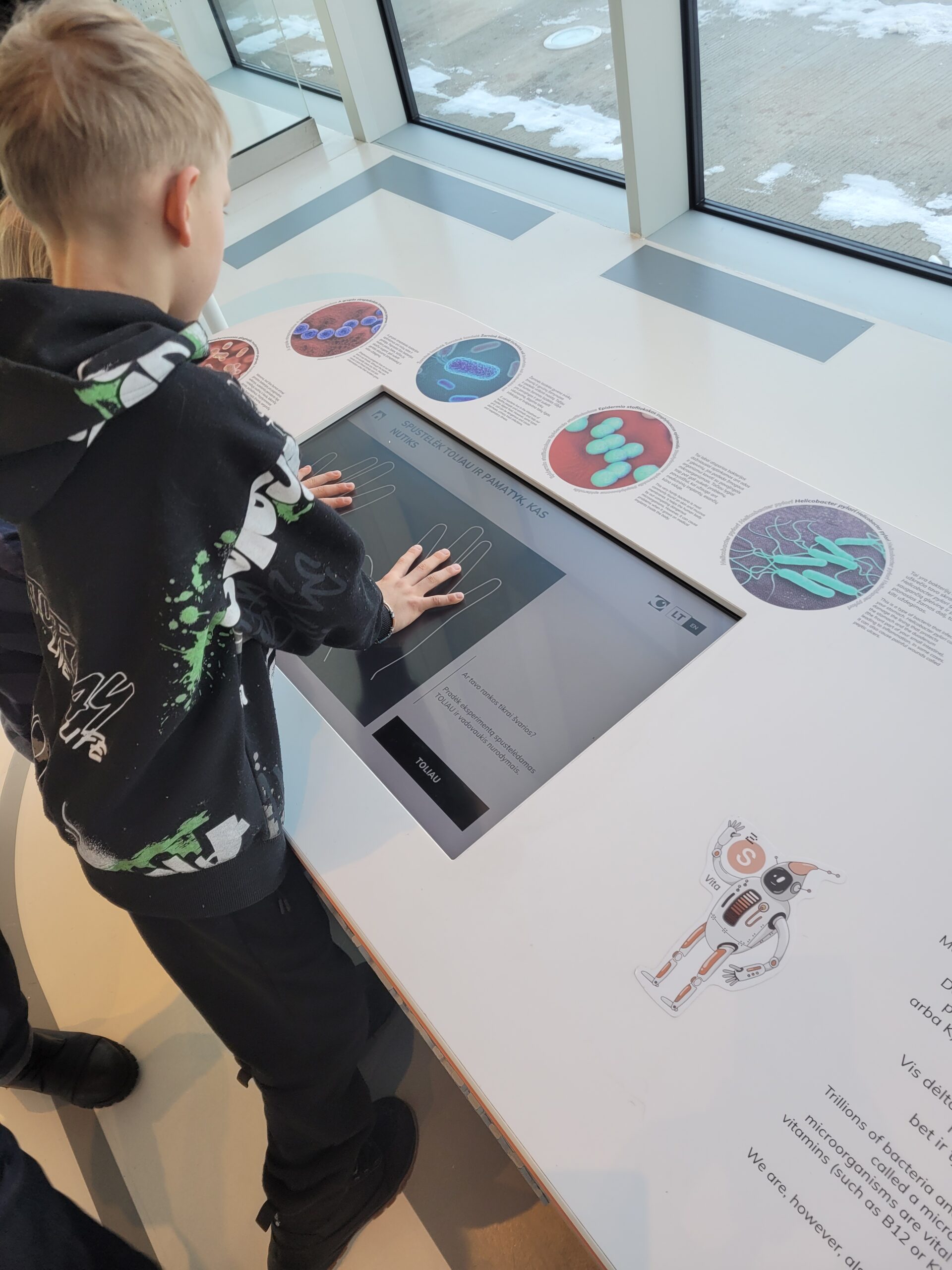 Mokslo sala su vyresniais vaikais