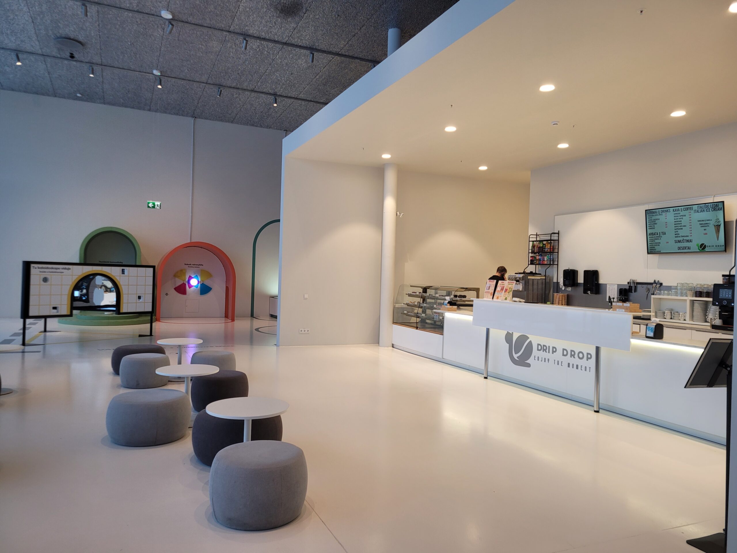 Kavinė Mokslo saloje ekspozicijų erdvėje