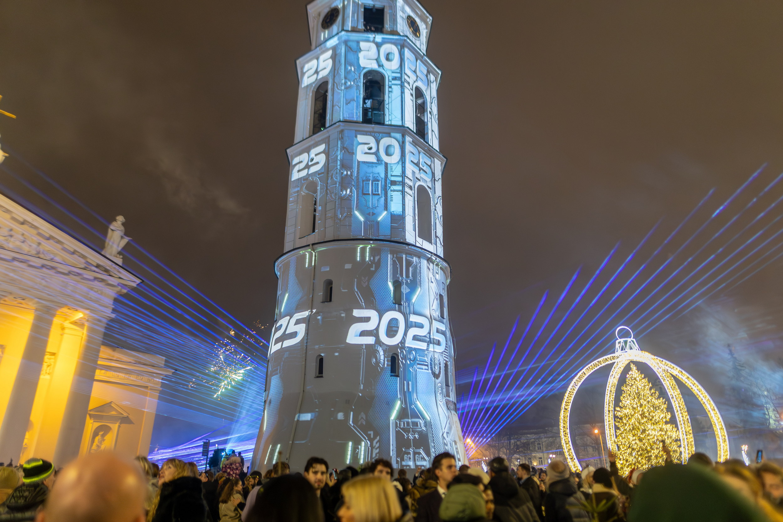 Vaizdo projekcijos ant Varpinės bokšto (nuotr. Saulius Žiūra)