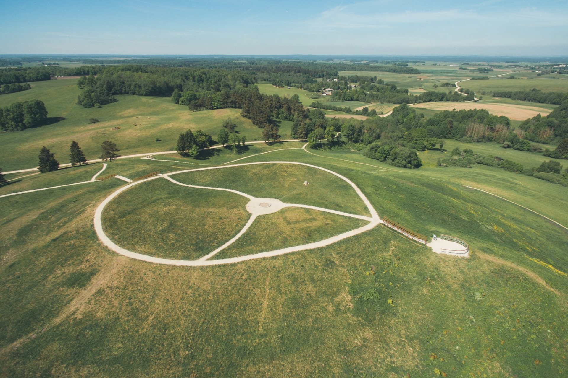 Šatrijos piliakalnis (nuotr. Žemaitijos TIC)