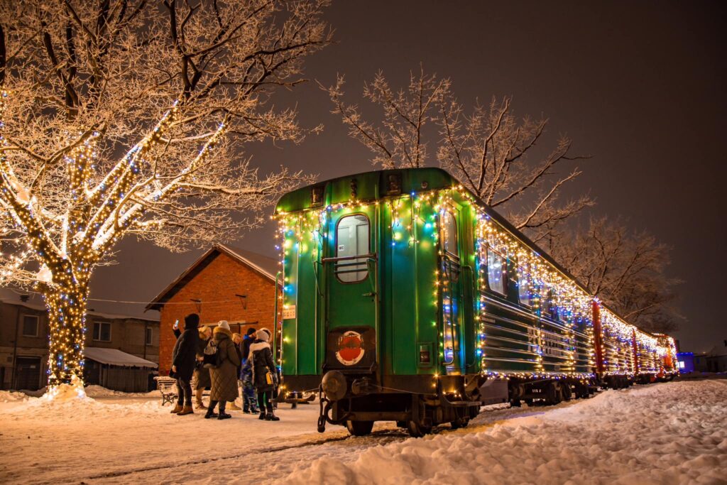 Kalėdinis Siaurukas 2025: stebuklinga žiemos kelionė šeimai