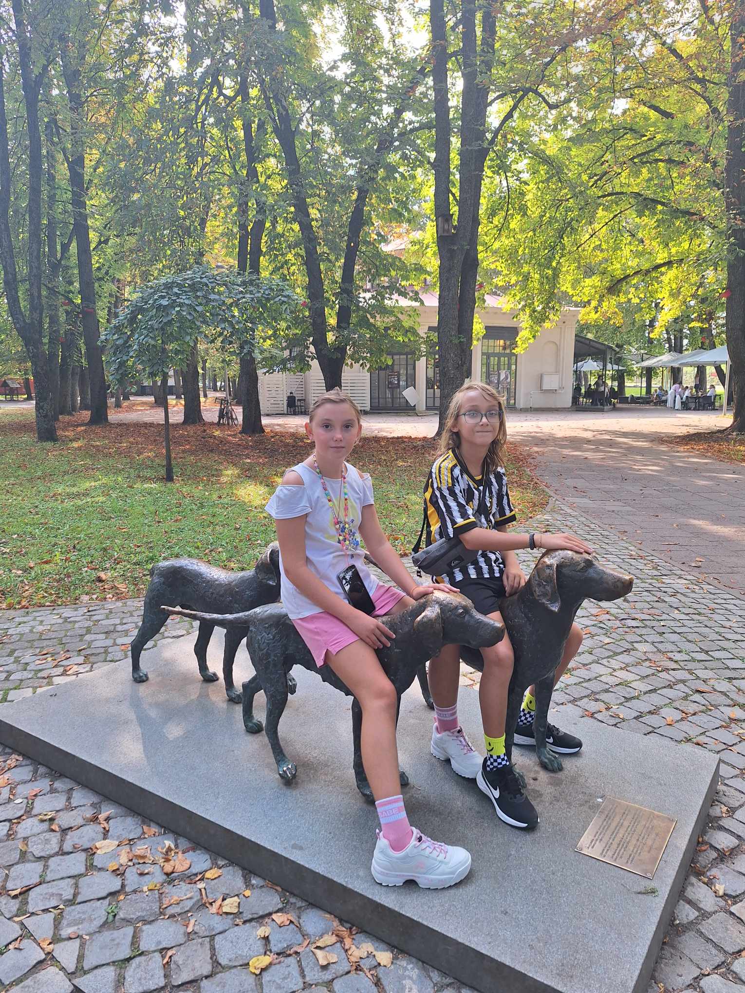 Skalikų skulptūra Vilniuje