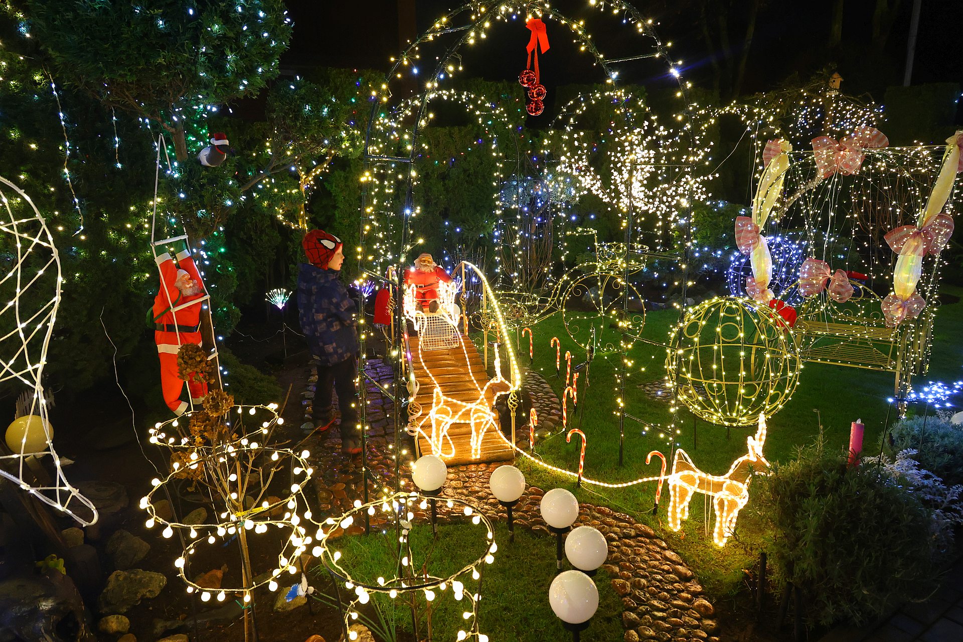 Įspūdingos kalėdinės dekoracijos Šiauliuose