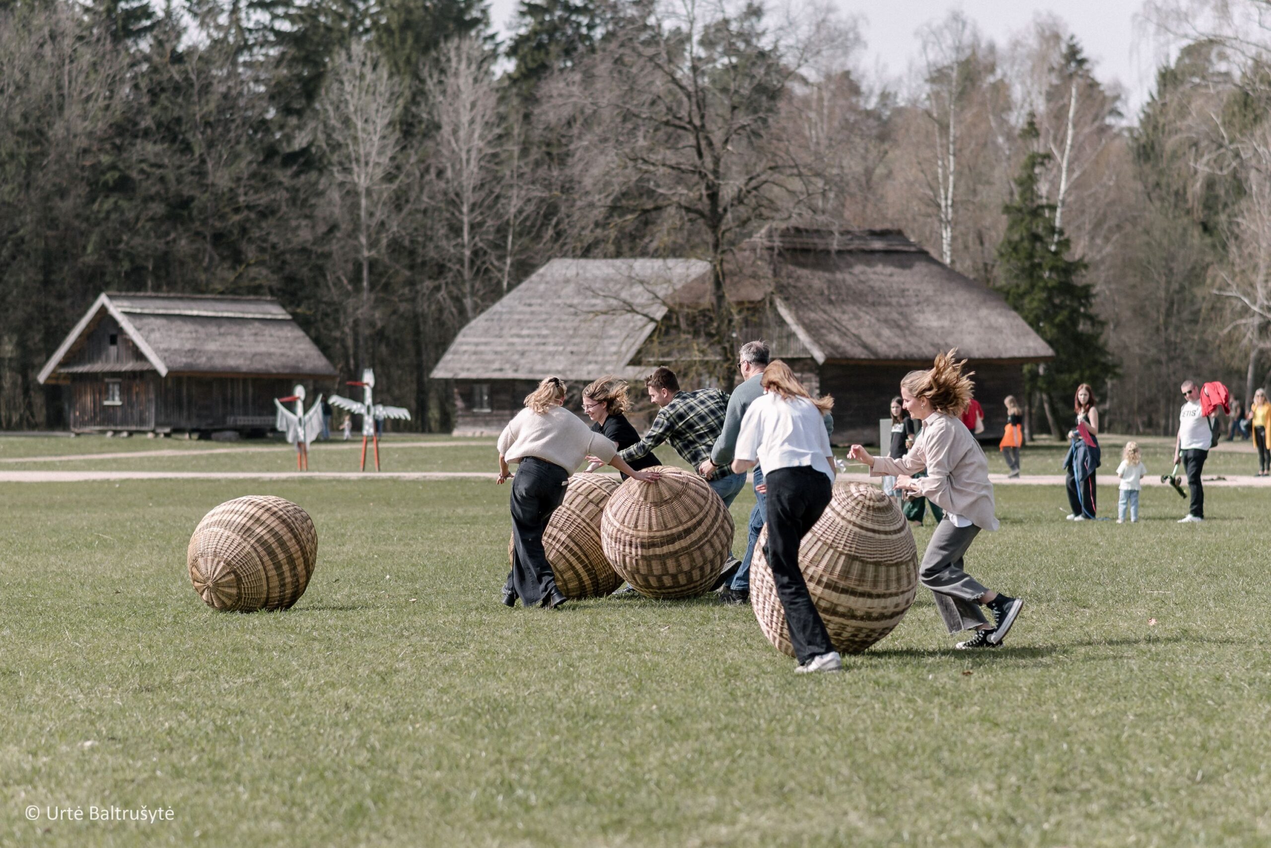 Šventė Rumšiškėse antrą Šv. Velykų dieną. U. Baltrušytės nuotr.