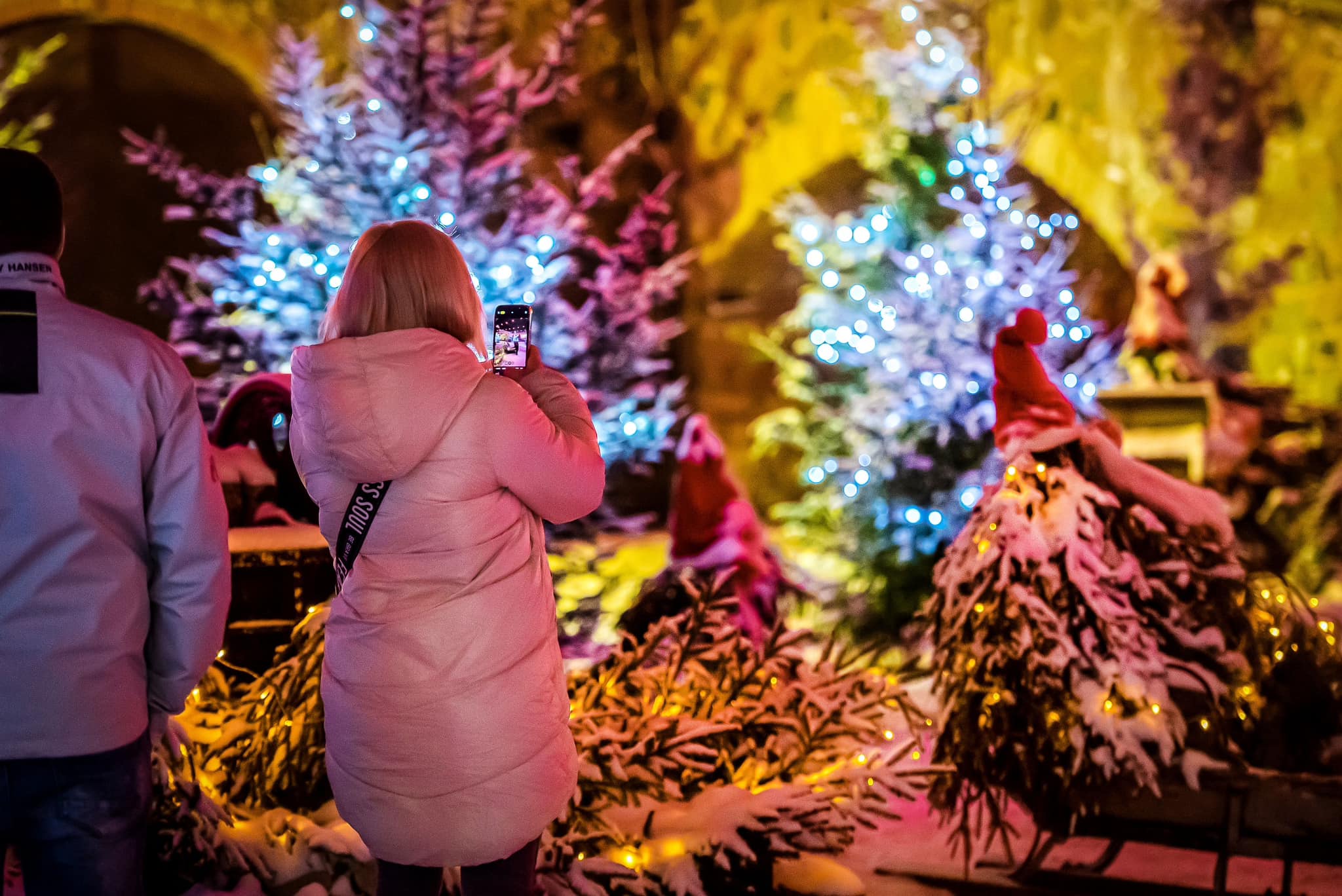 Kalėdų magija Pakruojo dvare: šventiniai nuotykiai ir žėrintis „Vakarėlis-žiburėlis“