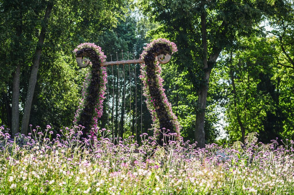 Didžiausias vasaros gėlių festivalis Pakruojo dvare