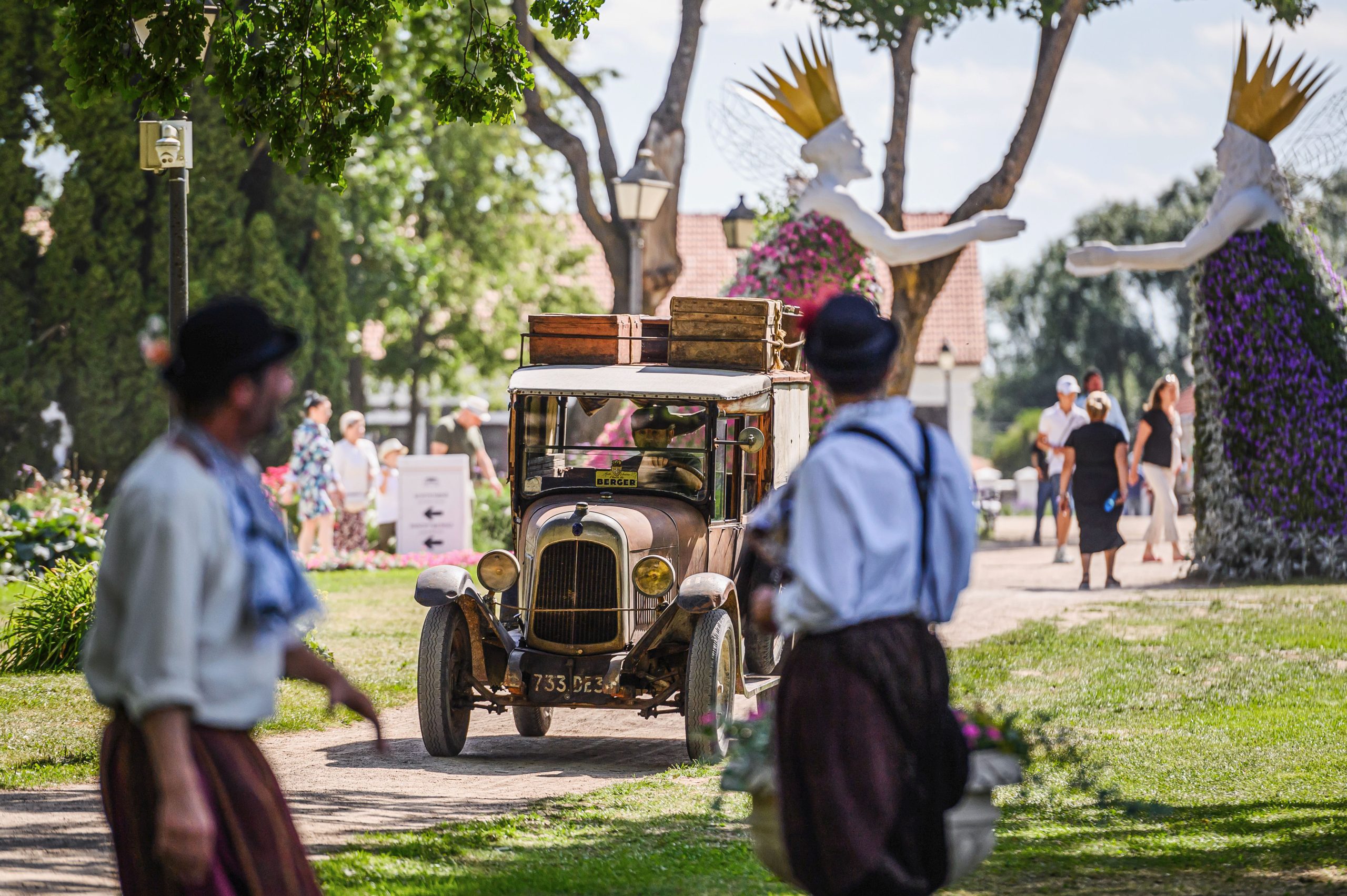 Pakruojo dvare atidaromas Vasaros gėlių festivalis