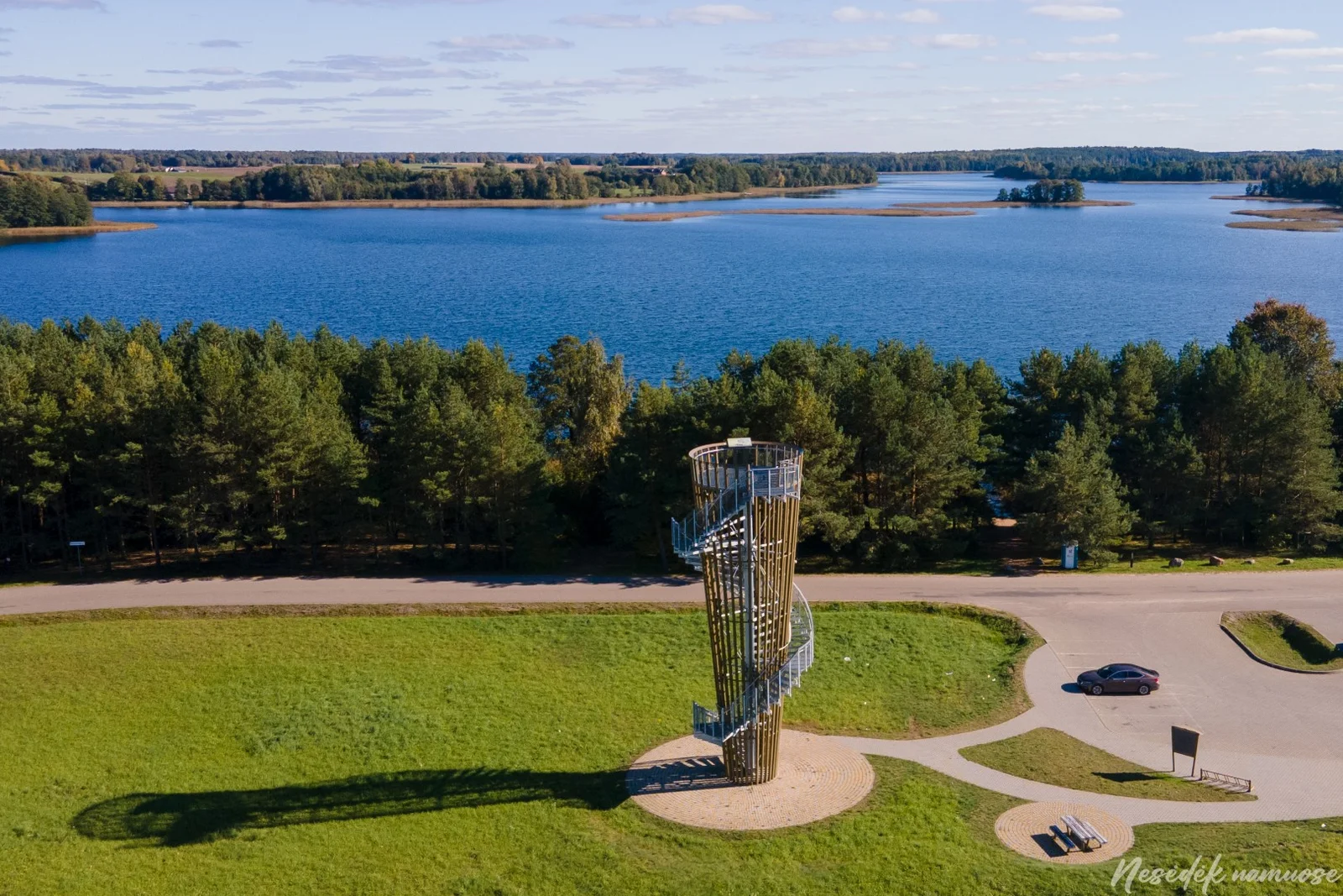 Veisiejų apžvalgos bokštas (nuotr. iš „Nesėdėk namuose“ svetainės)