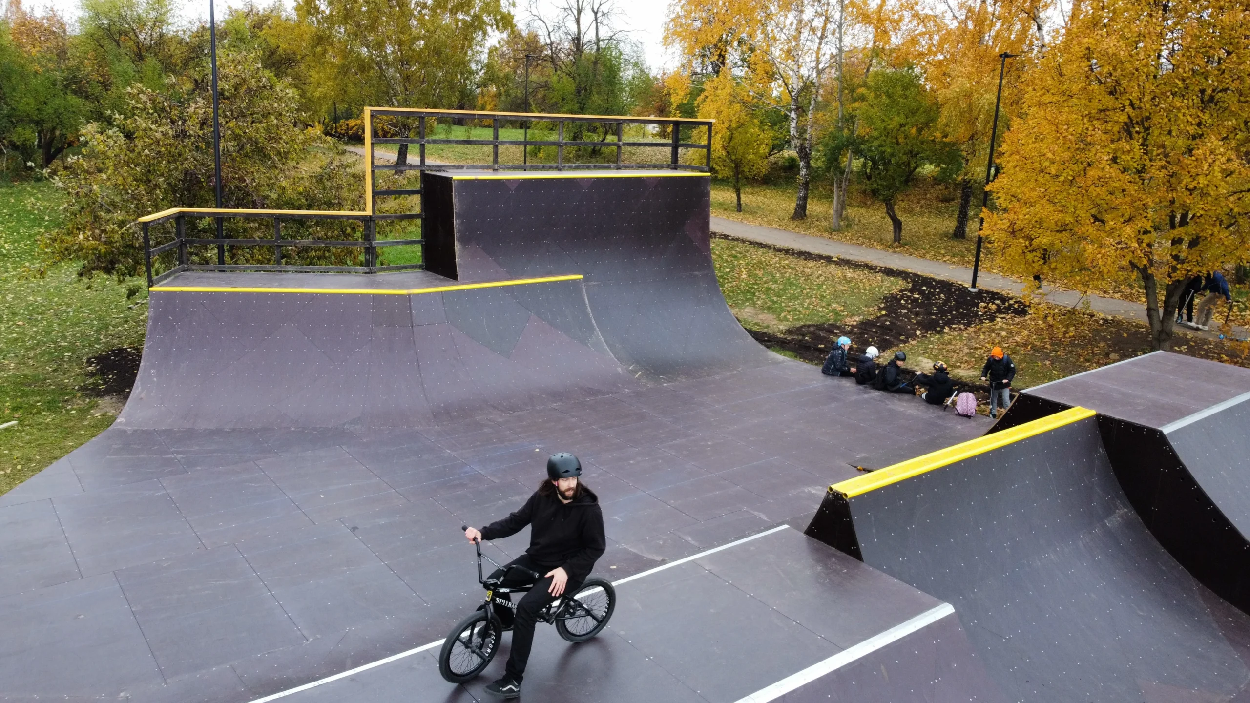 Riedučių, riedlenčių ir BMX dviračių parkas (Spot Ramps nuotr.)