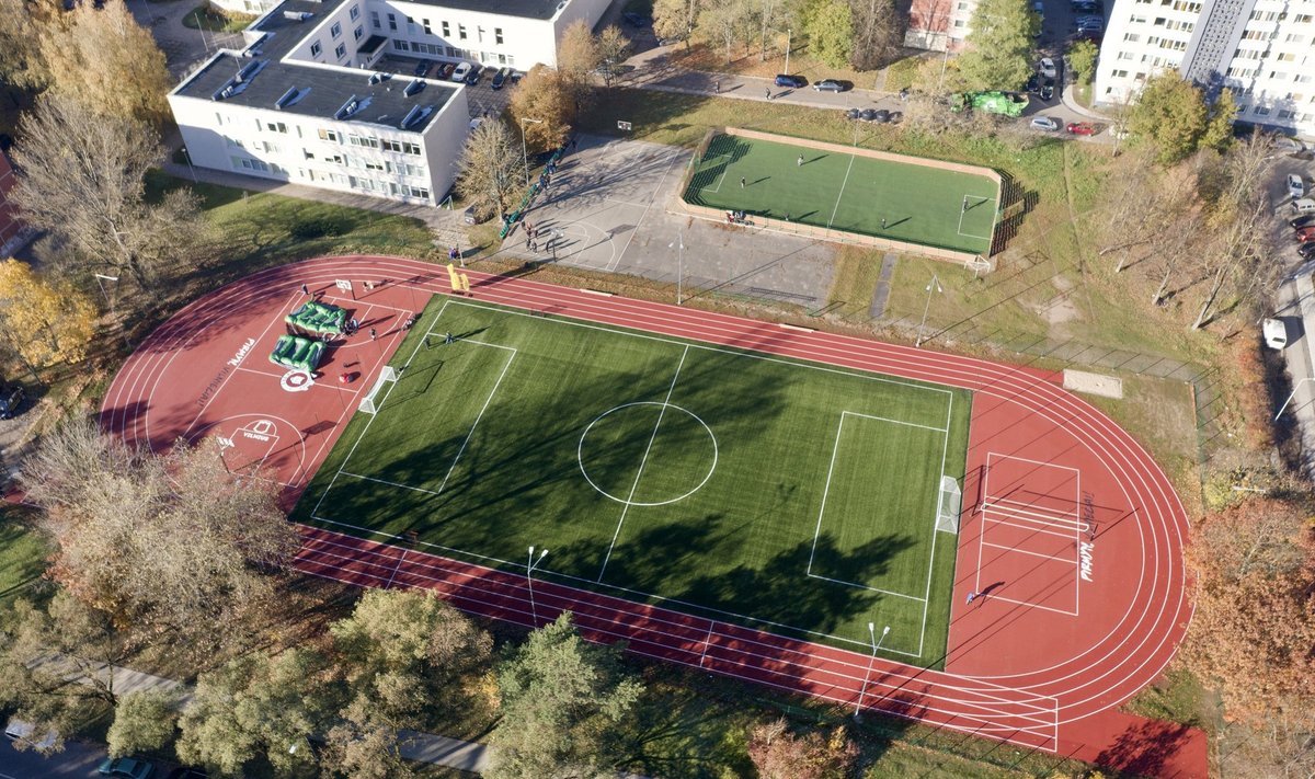 Stadionas Karoliniškėse (Vilniaus miesto savivaldybės nuotr.)